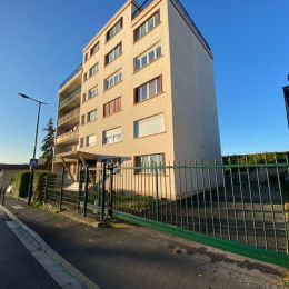 A vendre Appartement T3 à rénover avec parking sécurisé et cave, idéal investisseurs ou premier achat.