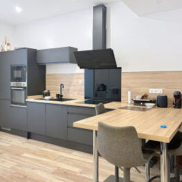 REIMS CENTRE -PROCHE CATHEDRALE