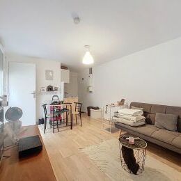 A VENDRE - T1 BIS AVEC COUR PRIVATIVE SECTEUR CARTERET