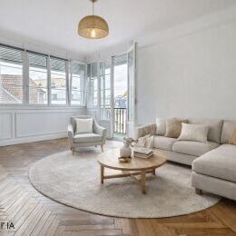 A VENDRE-REIMS HYPER CENTRE-APPARTEMENT TYPE 4 GARAGE FERME