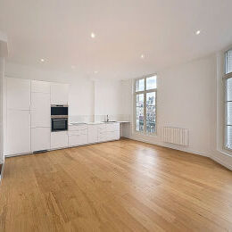 REIMS -PLACE DU FORUM