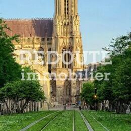 � vendre : appartement bourgeois situ� au c�ur du centre-ville de Reims.
