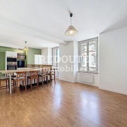 � VENDRE - BEL APPARTEMENT DE TYPE 3 EN CENTRE VILLE D'�PERNAY