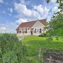 Maison de plain pied �difi�e sur sous sol total