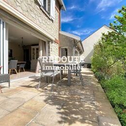 � VENDRE: MAISON FAMILIALE DE CHARME - LAVANNES