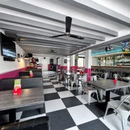 A VENDRE - FAGNIERES - IMMEUBLE AVEC BAR TABAC - T5 ET T2