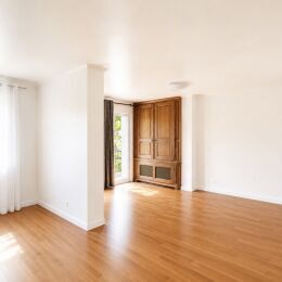 Proche Reims, � Tinqueux de 4 chambres, jardin et garage.