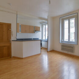 REIMS- RUE DES TROIS PILIERS-
