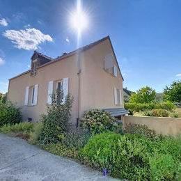 LA NEUVILLE-AUX-LARRIS - Maison 7 pi�ces avec jardin