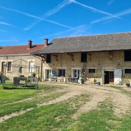 CORPS DE FERME, MAISON 3 CH, TERRAIN 3500 M2, BOXS CHEVAUX