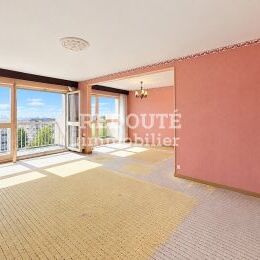 � VENDRE - SAINT MARCEAU - APT T4 - 3 BALCONS - PARKING