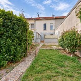 A VENDRE - MAISON � REIMS avec 3 CHAMBRES et beau JARDIN