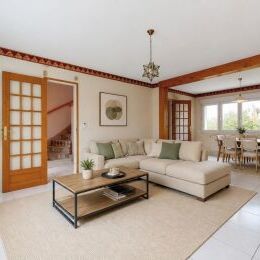 MAISON Secteur EUROPE avec 3 CHAMBRES, JARDIN et SOUS-SOL