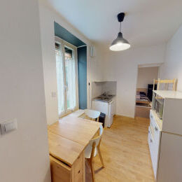 Reims. Ideal Investisseur ! Appartement de type 1bis avec entrée indépendante, secteur Clairmarais.