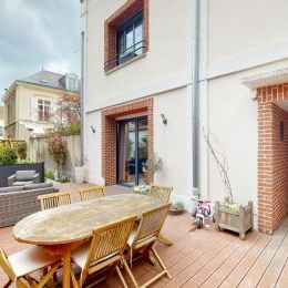 A VENDRE SECTEUR BD LUNDY MAISON AVEC EXTERIEUR ET STATIONNEMENT