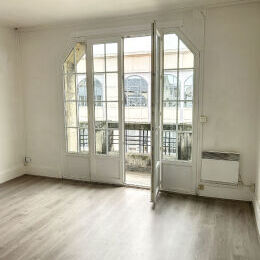 REIMS- HYPER CENTRE- RUE DE VESLE