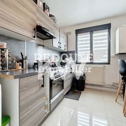 SUPERBE APPARTEMENT DE TYPE 4 - ENTIREMENT RNOV