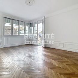 A VENDRE-REIMS HYPER CENTRE-APPARTEMENT TYPE 4 GARAGE
