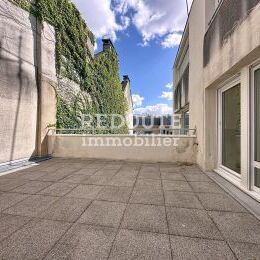 SECTEUR CHAMPS DE MARS - APPARTEMENT DE TYPE 2 AVEC TERRASSE ET PARKING
