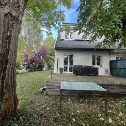 A VENDRE - REIMS AUX PORTES DE BEZANNES ET DES FACULTES DANS SECTEUR RESIDENTIEL - MAISON 3 CHAMBRES - SALON/SEJOUR - CUISINE AMENAGEE - JARDIN - TERRASSE - AUCUN TRAVAUX A PREVOIR